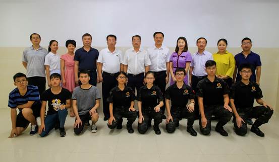 说明: D:\王琳\团委工作\通讯稿\2019.9.3.【通讯稿】省红十字会、学校领导指导我校学生备战全国急救大赛\1.大合影.jpg 说明: D:\王琳\团委工作\通讯稿\2019.9.3.【通讯稿】省红十字会、学校领导指导我校学生备战全国急救大赛\1.大合影.jpg